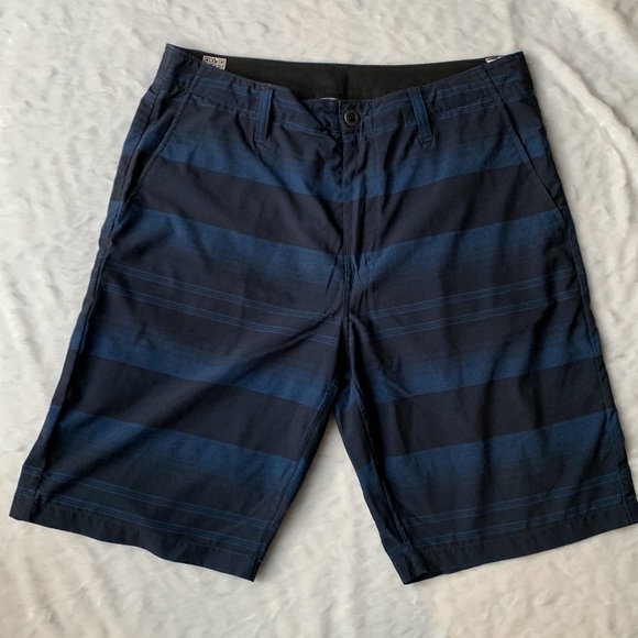 Volcom Hybrid Shorts - Picture 5 of 8